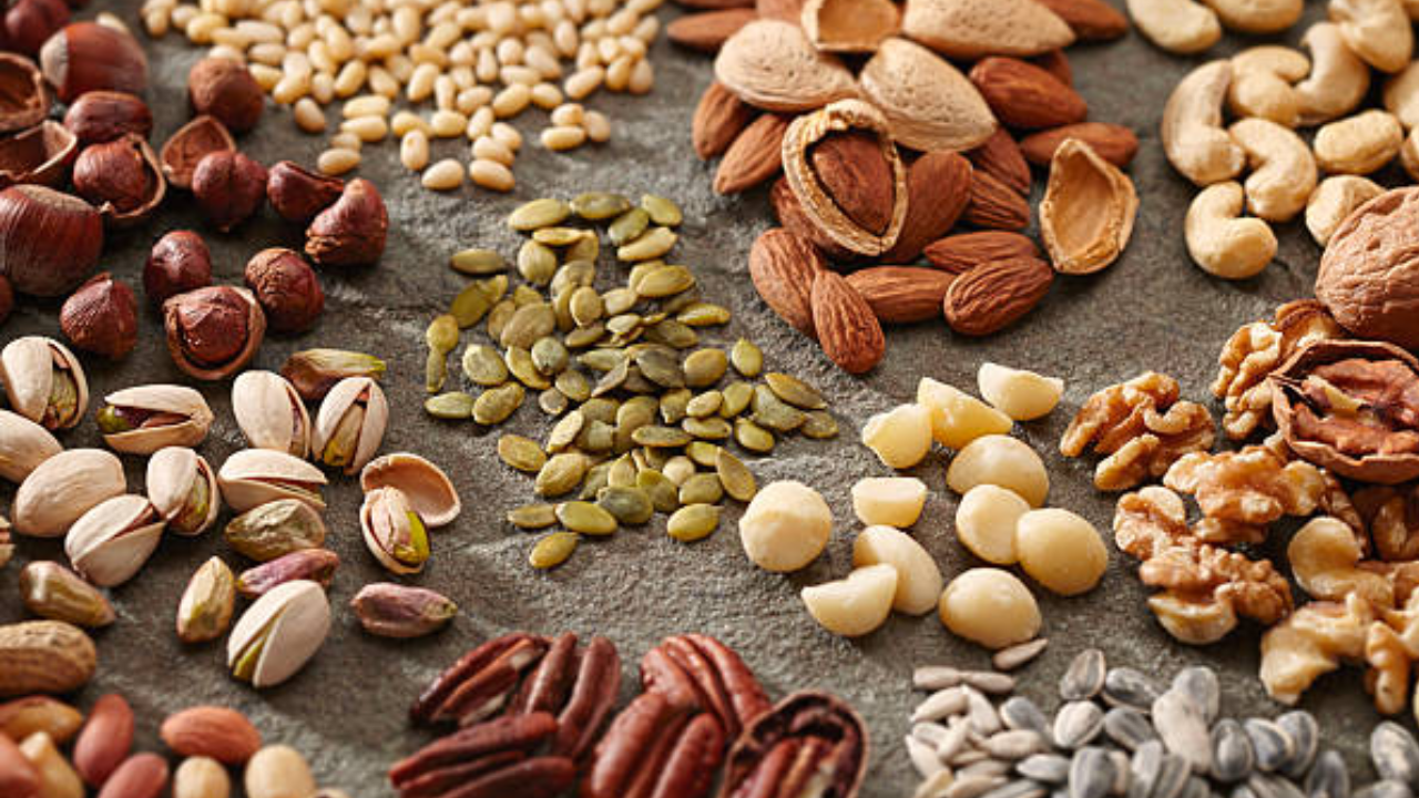 5 reasons to have nuts and seeds for breakfast