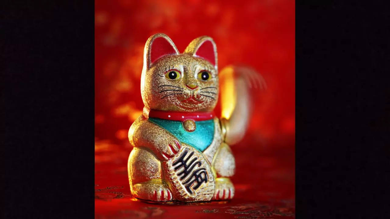 The Maneki-Neko, a Japanese cat for prosperity and luck