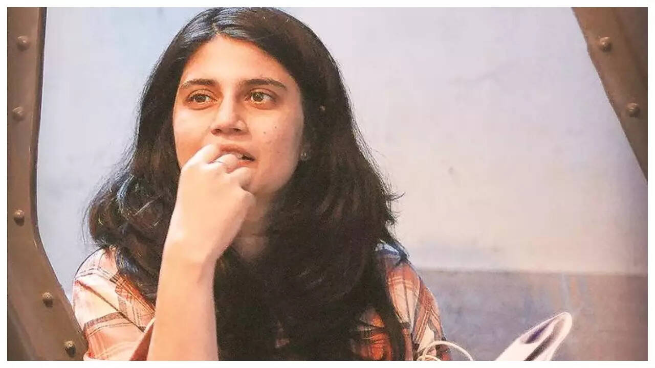 Arati calls out B'wood for 'glorifying' Karwa Chauth