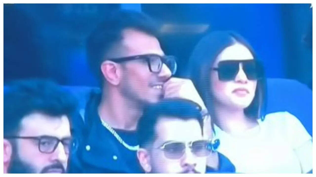 Chahal watches Ind vs NZ final match with RJ Mahvash