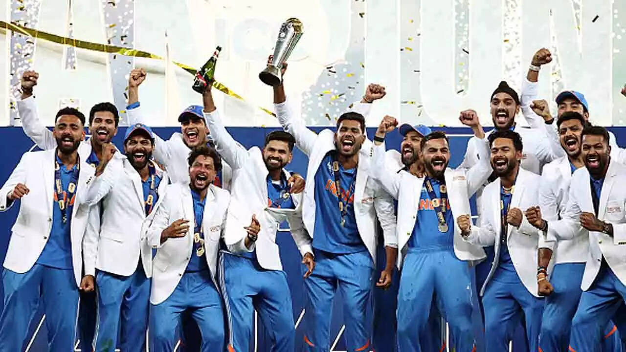 Watch: Team India's grand welcome at hotel after CT triumph