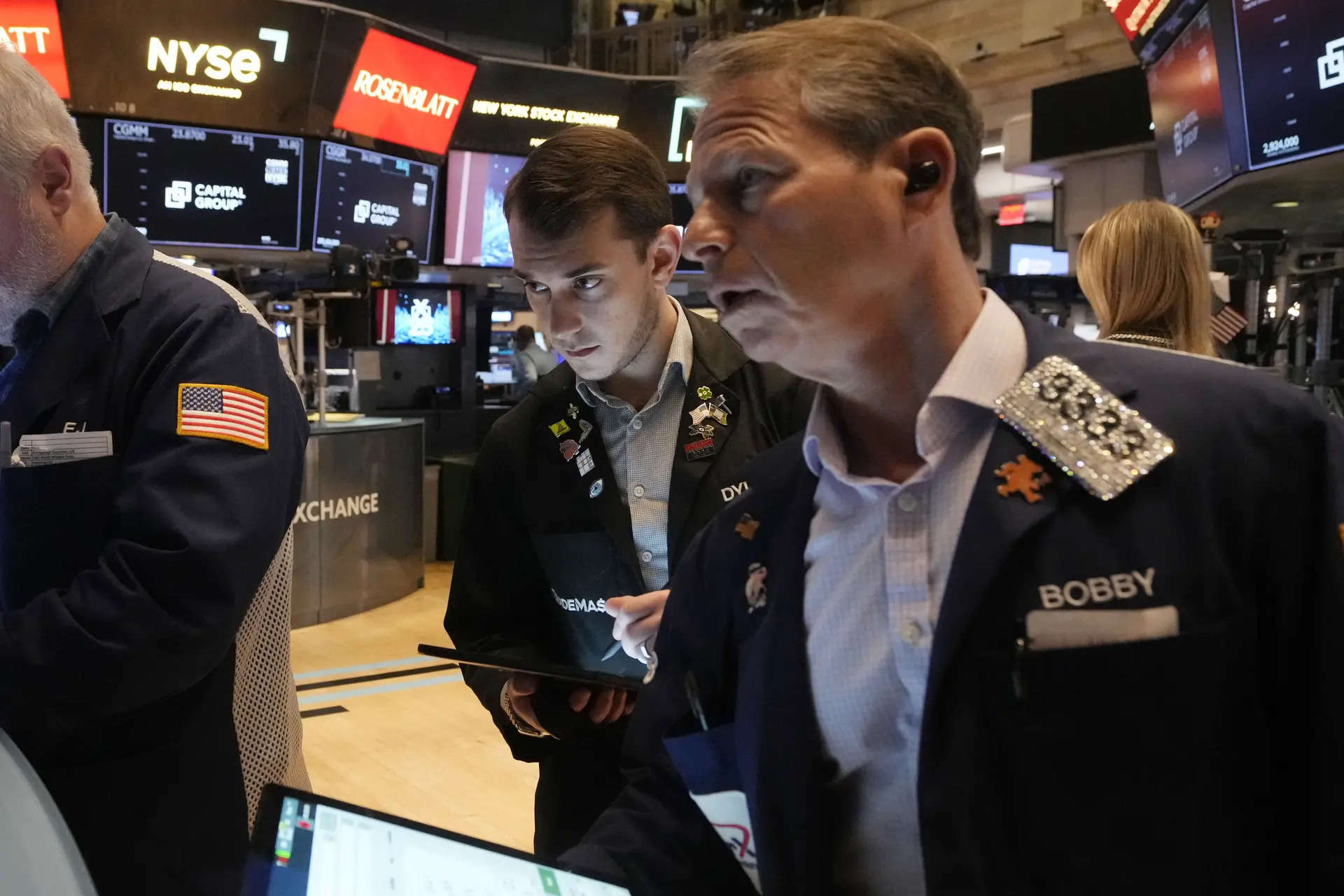 Wall Street: US stocks end lower on tariff uncertainty