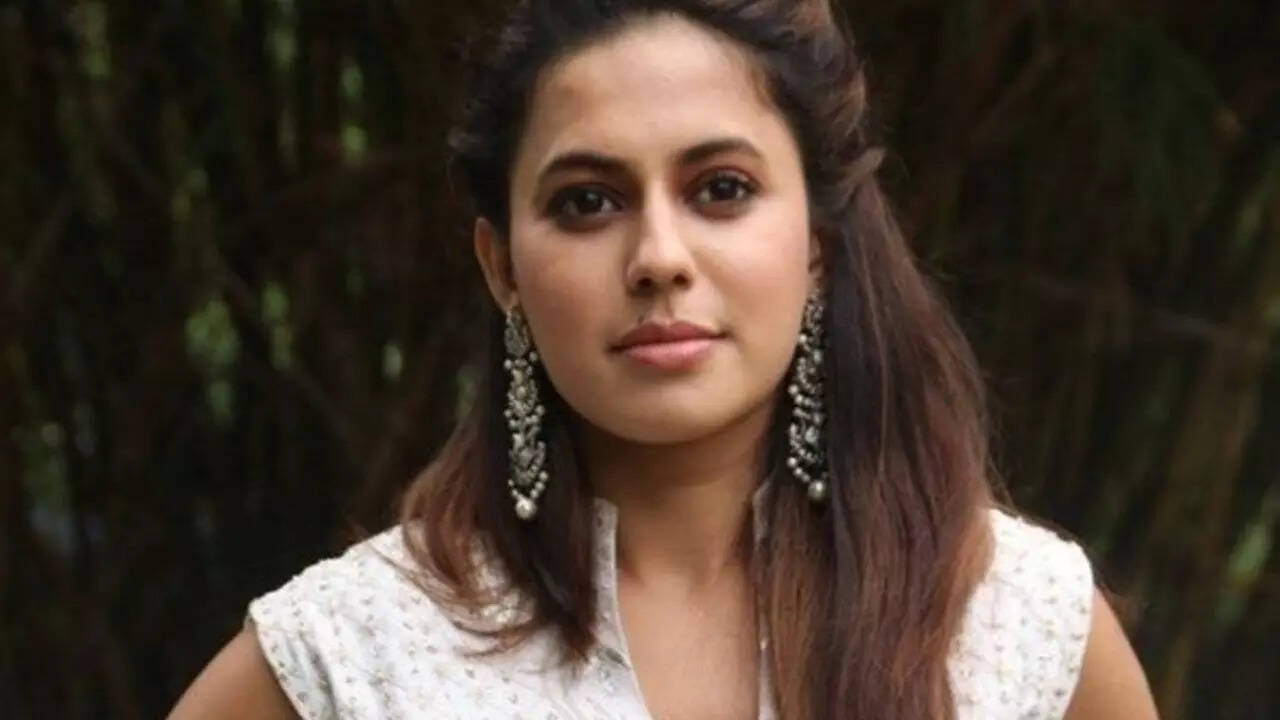 Police shocked by Ranya Rao's mobile contacts!