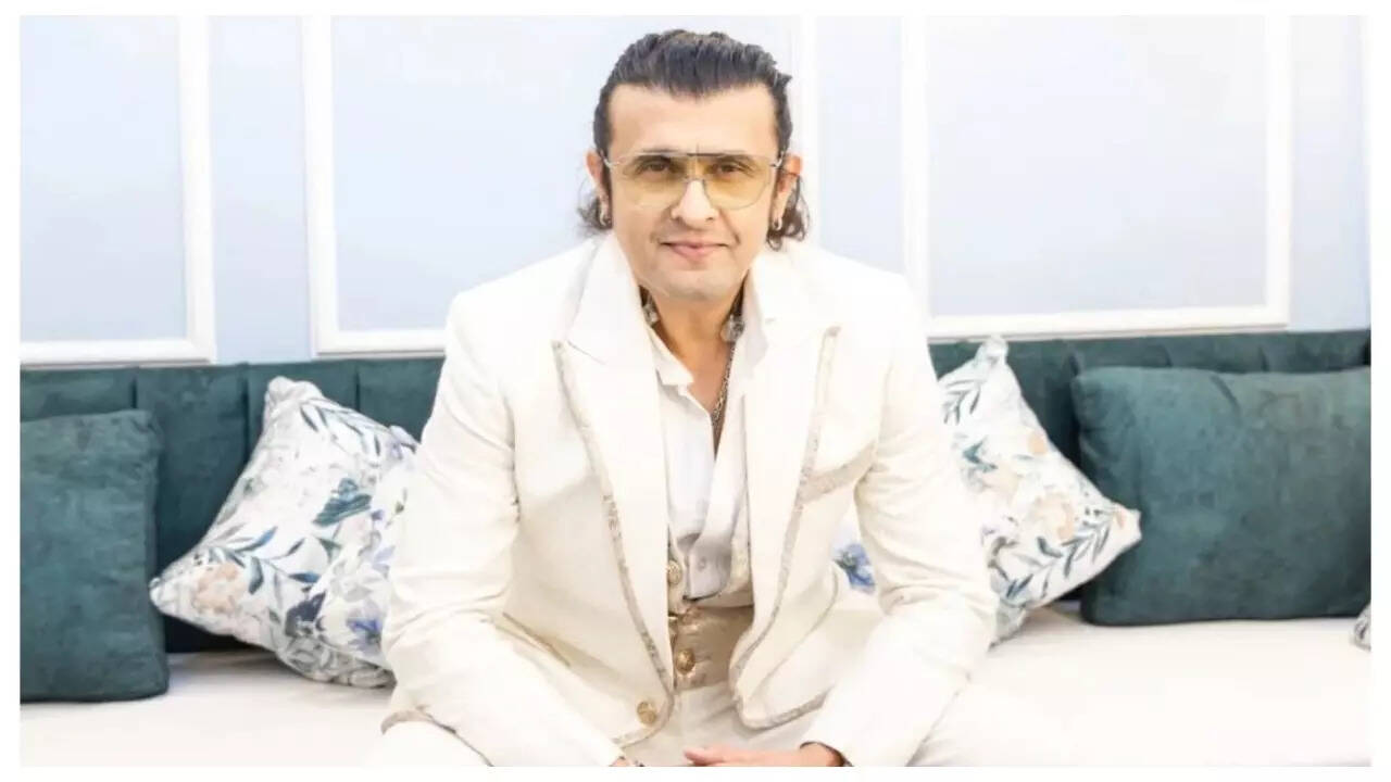 Sonu Nigam takes a dig at IIFA for not nominating his song