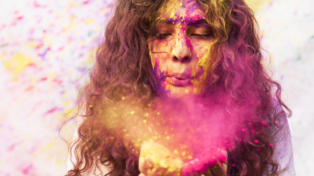 Not only on eyes, but harmful holi colors can impact our lungs as well: Things to keep in mind