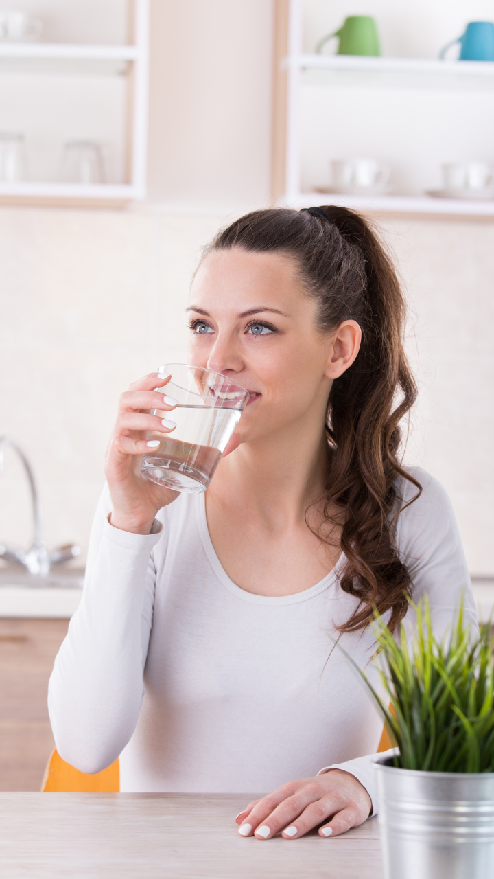 7 disadvantages of drinking too much water