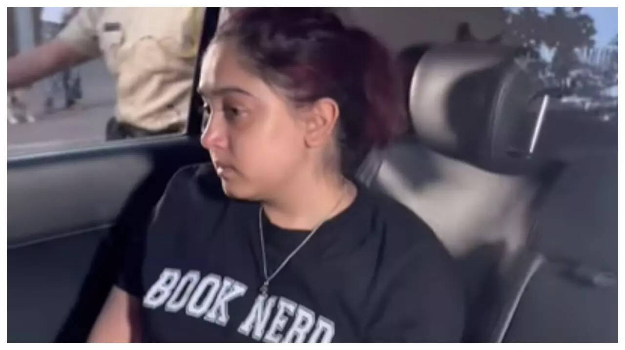 Ira gets emotional after visiting dad Aamir