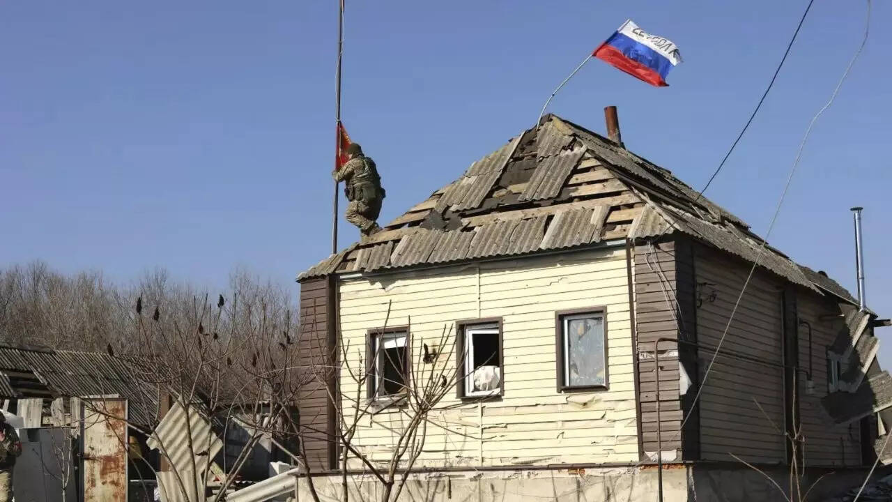 Russia: Court sentences 5 Ukrainian soldiers to up to 17 years for terrorism