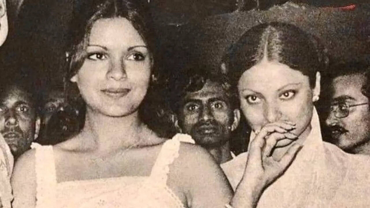 Rare pic of Zeenat and Rekha captures their unspoken bond