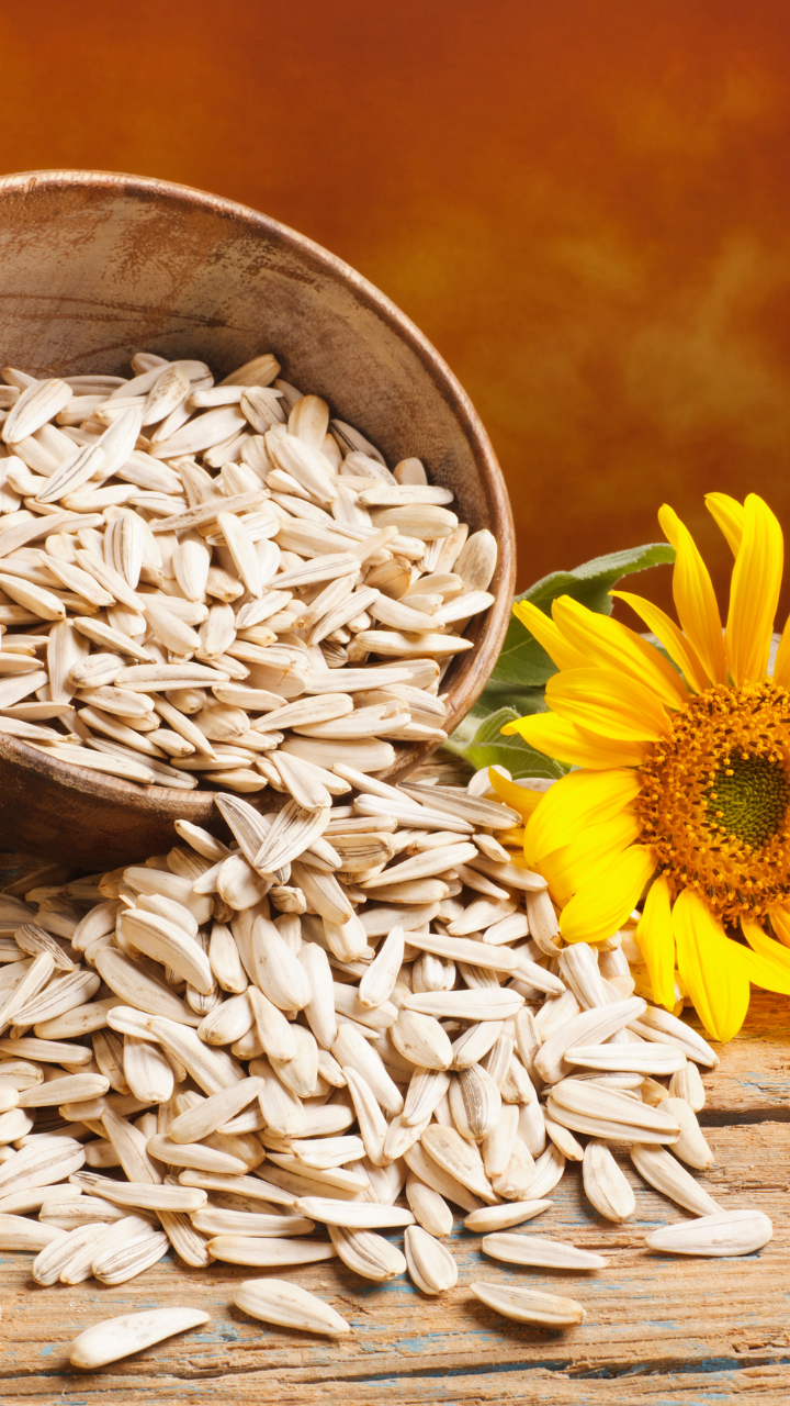 9 health benefits of eating sunflower seeds daily