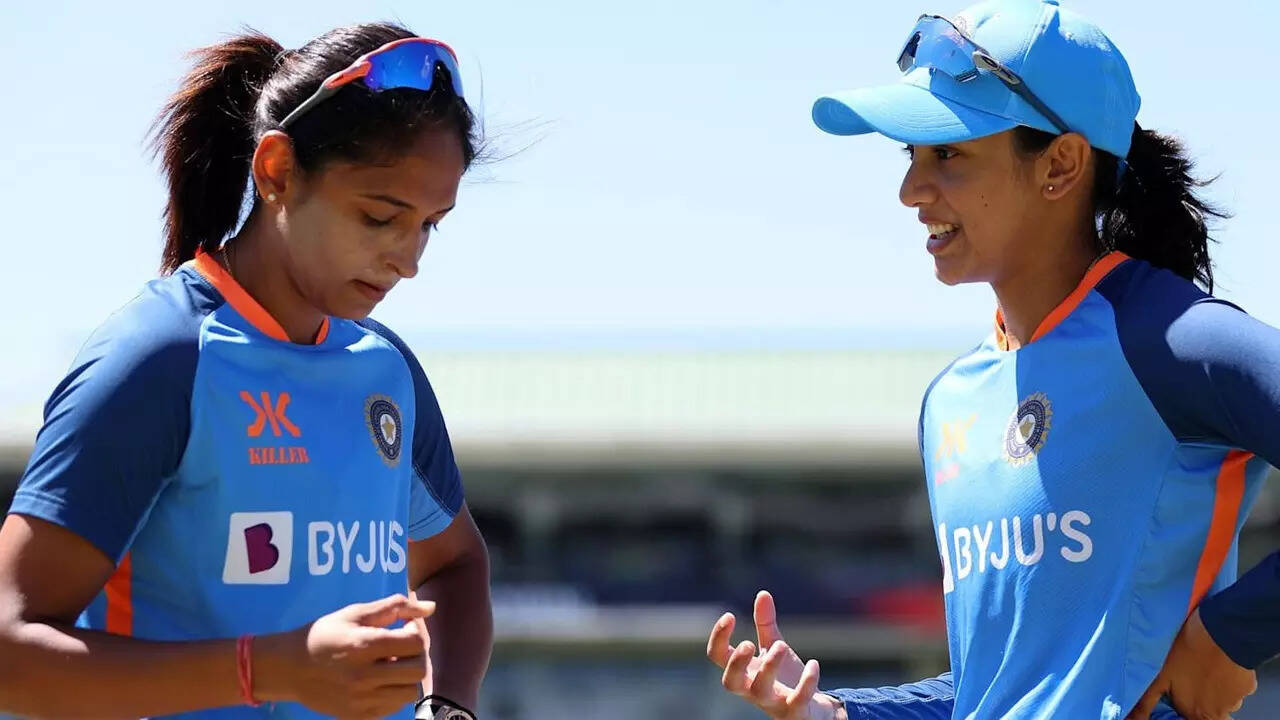 BCCI announces central contracts; Harmanpreet, Smriti in Grade A