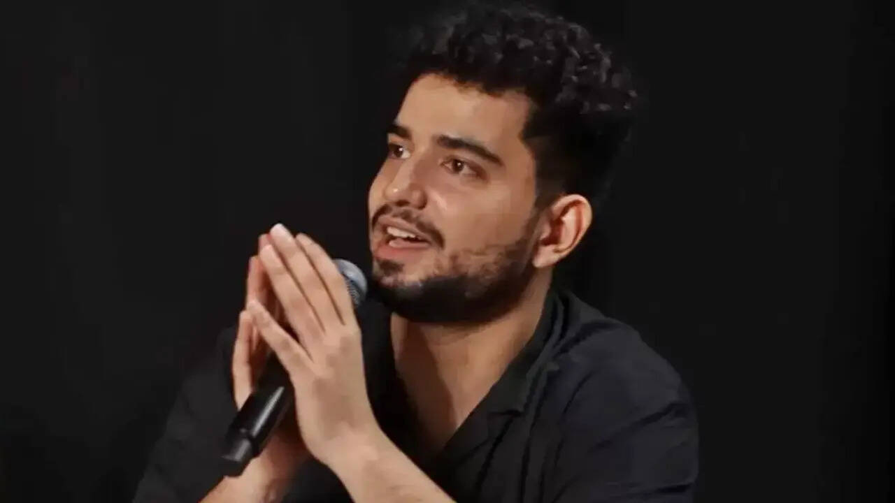 Samay apologises for his mistake before Cyber Cell