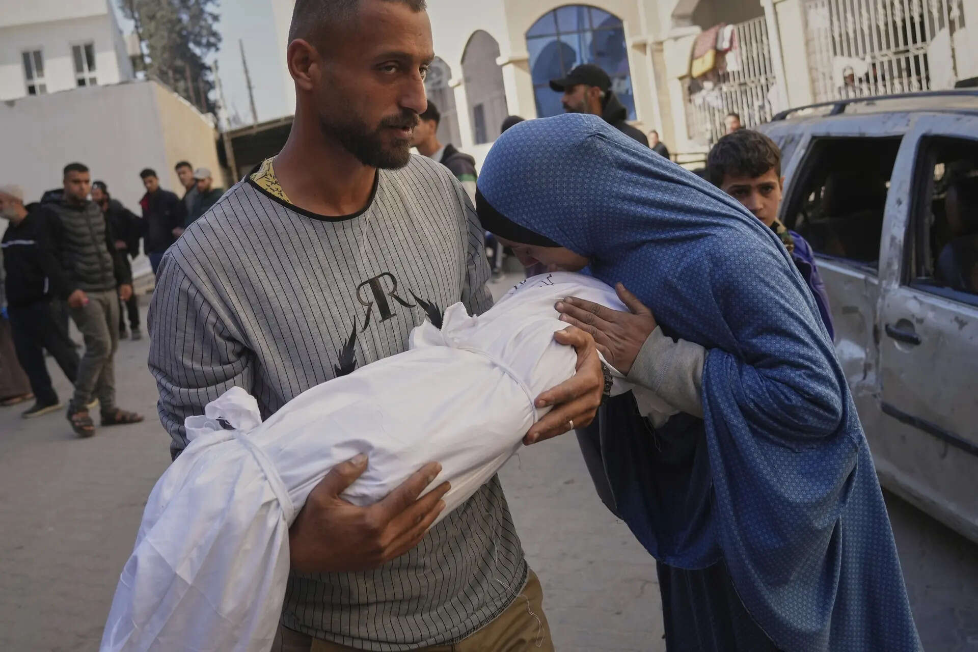 65 dead in 24 hrs in Gaza as Egypt offers new truce plan