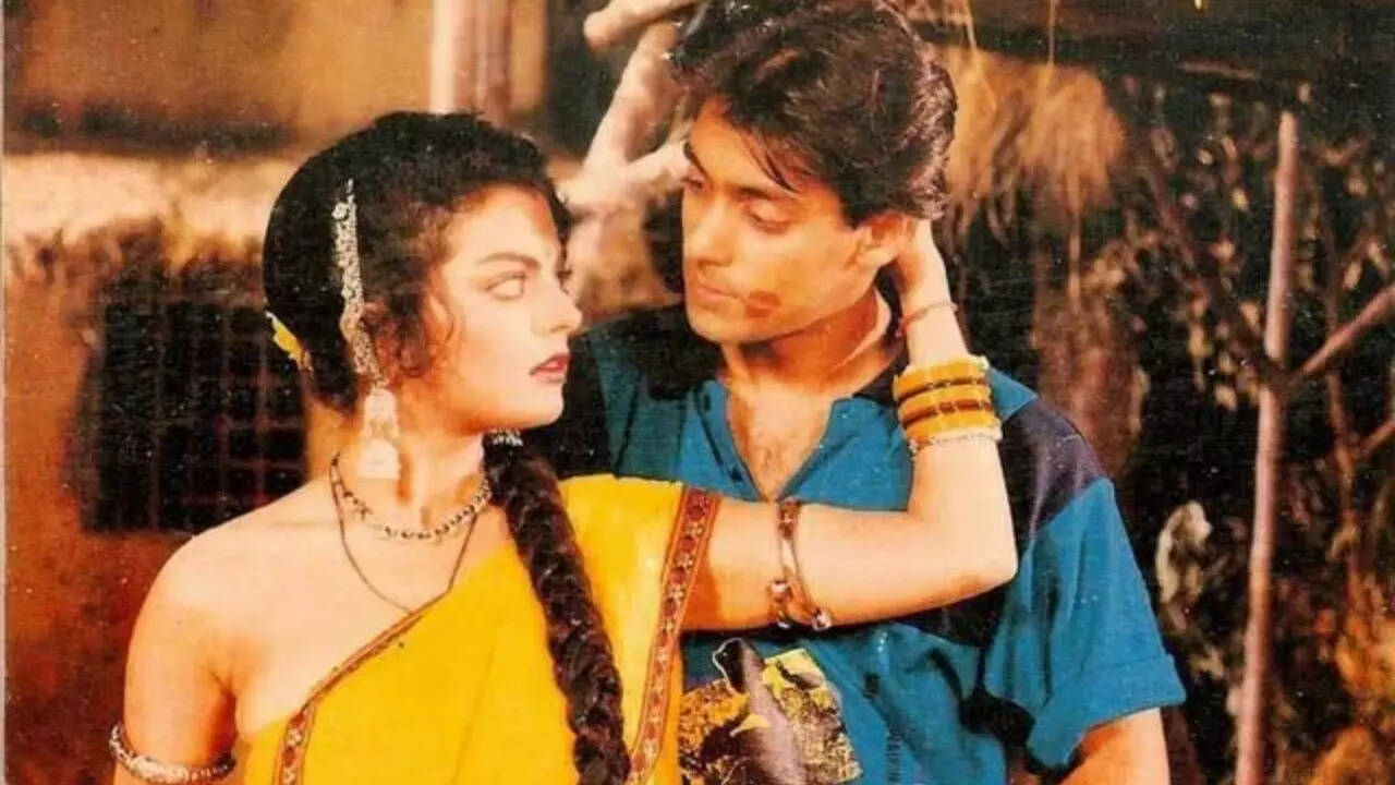 Sheeba: Salman's girlfriend would come on set to watch him