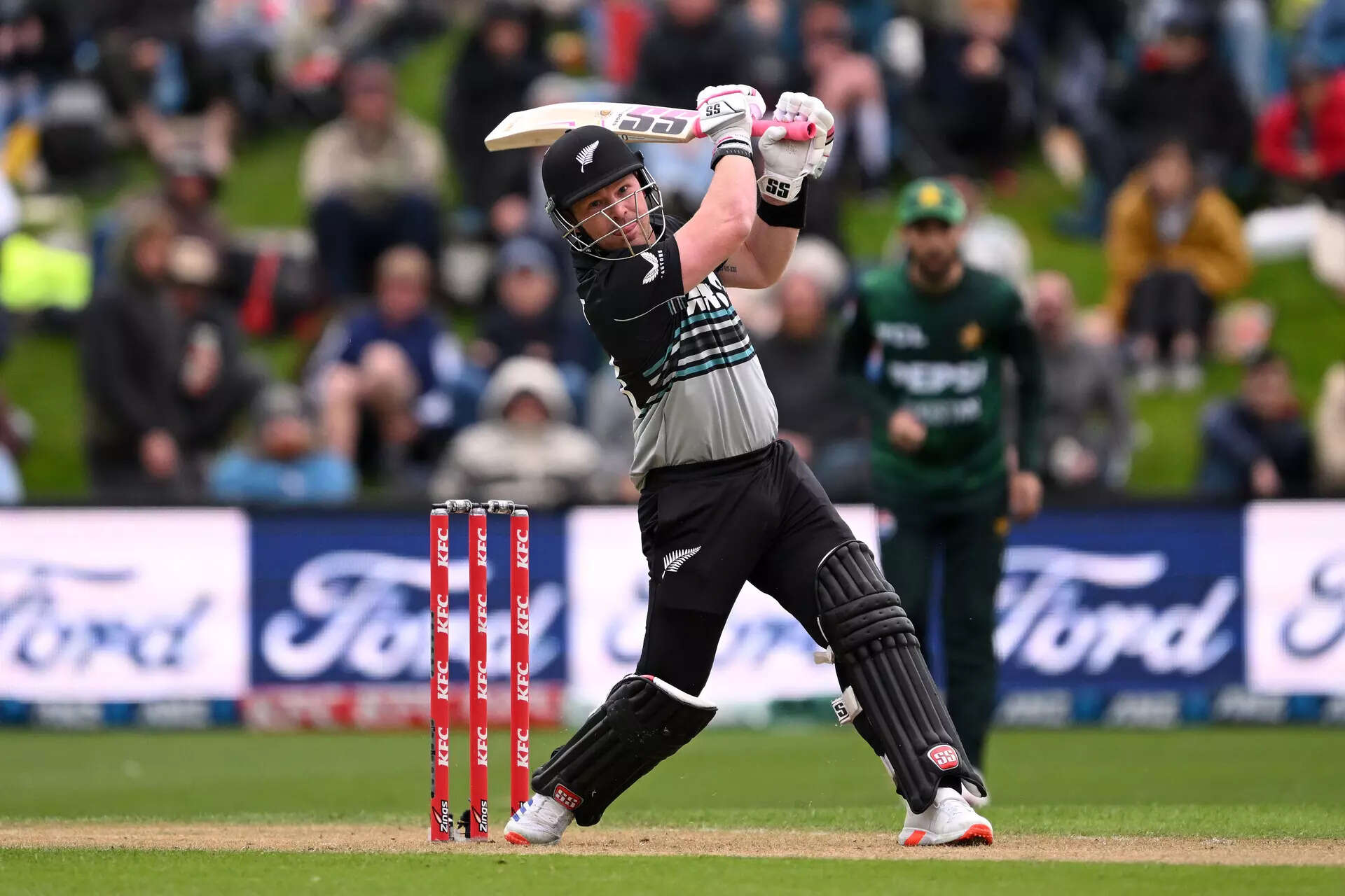 Tim Seifert’s 97 powers NZ to 4-1 series win over Pakistan
