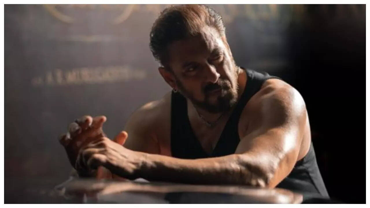 Salman shows off his Rs 1.97 crore luxury watch