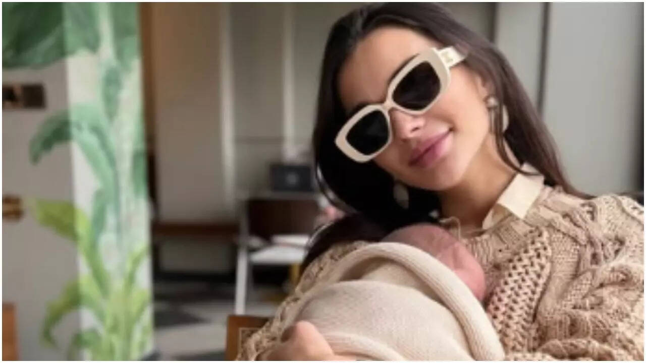 Amy Jackson shares a new pic with newborn son Oscar