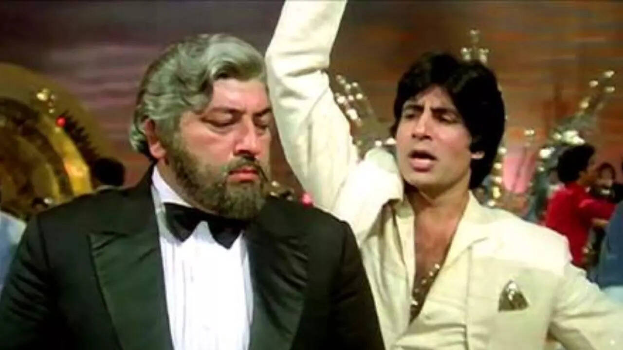 Amjad Khan accused Big B of replacing him in movies?