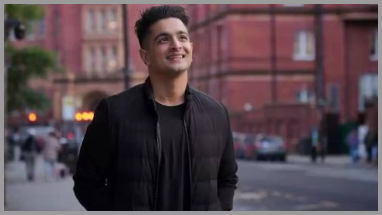 SC denies Ranveer Allahbadia’s passport release