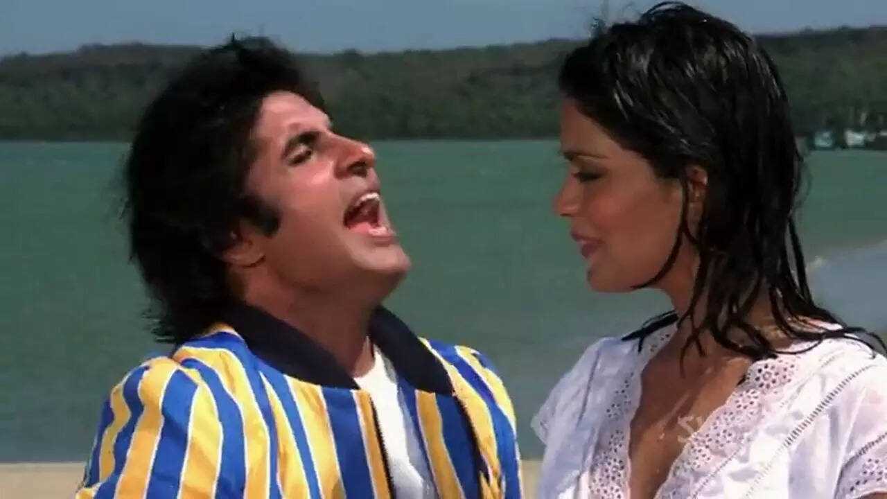 Zeenat recalls Samundar Mein Naha Ke shoot with Big B