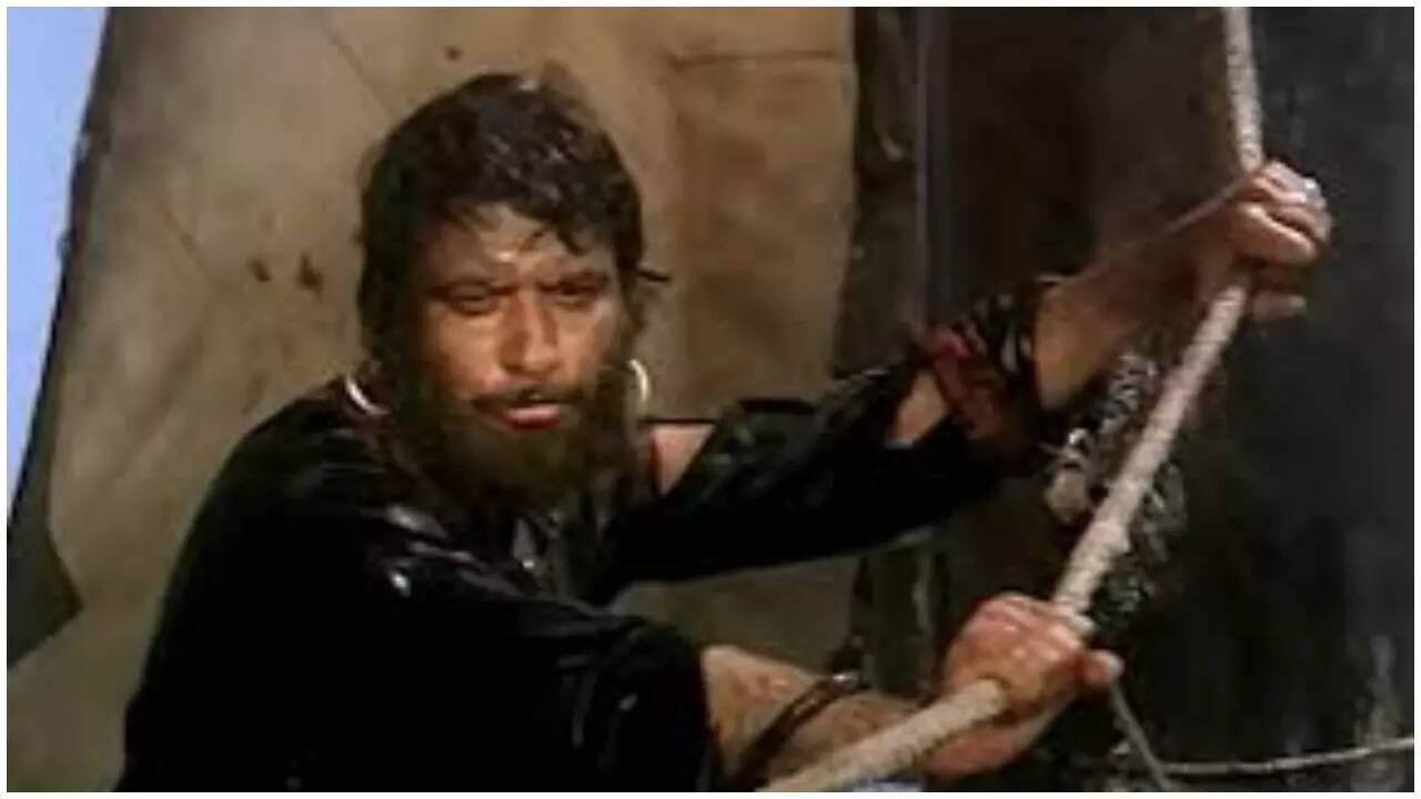 When Manoj Kumar sold his Juhu bungalow to finance Kranti