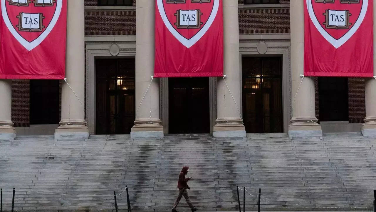 Several Harvard students lose visa, no reasons given; university refuses to share names
