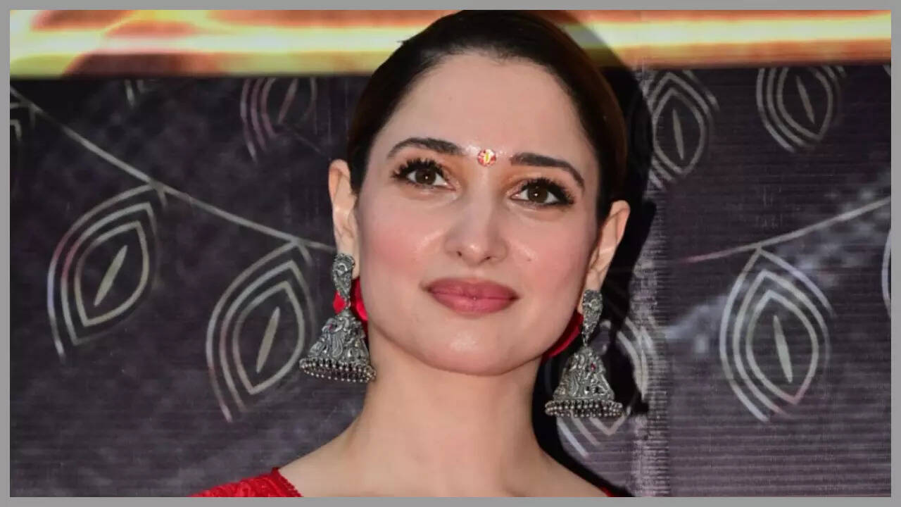 Tamannaah replies to ‘Kisko apne vash mein karna chahogi?’