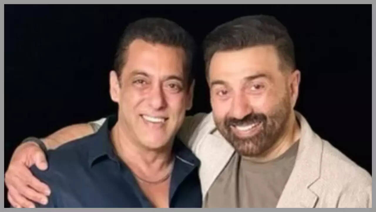 Sunny REACTS to Salman’s ‘no support from B’wood’ remark