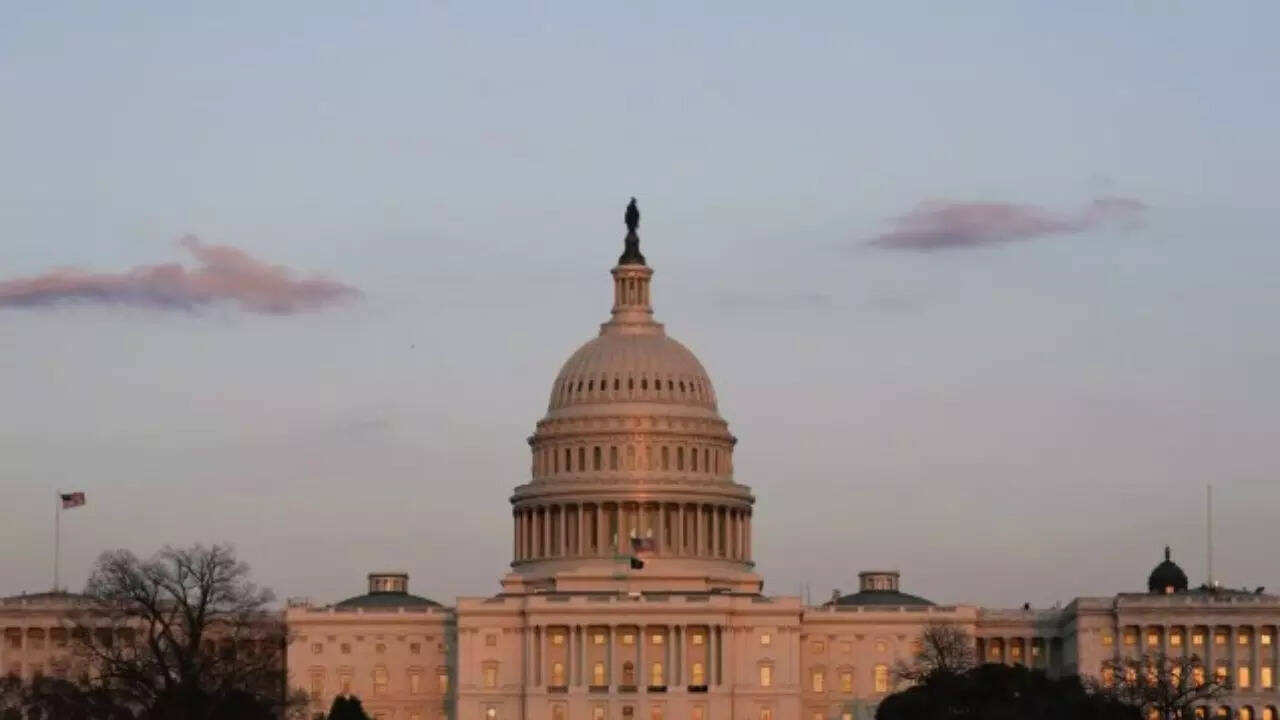 Republican split stalls Trump’s tax plan as House cancels key budget vote