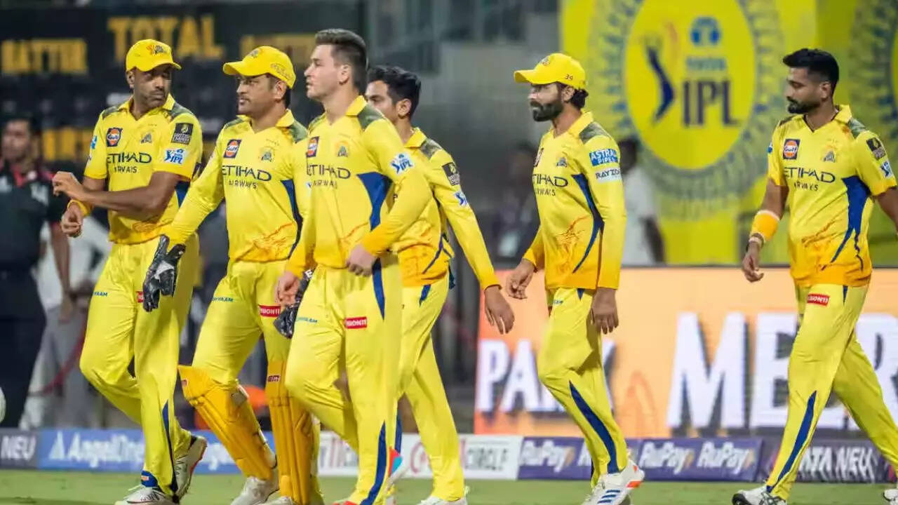 CSK vs KKR Live Score: Captain Dhoni confused as KKR make strong start