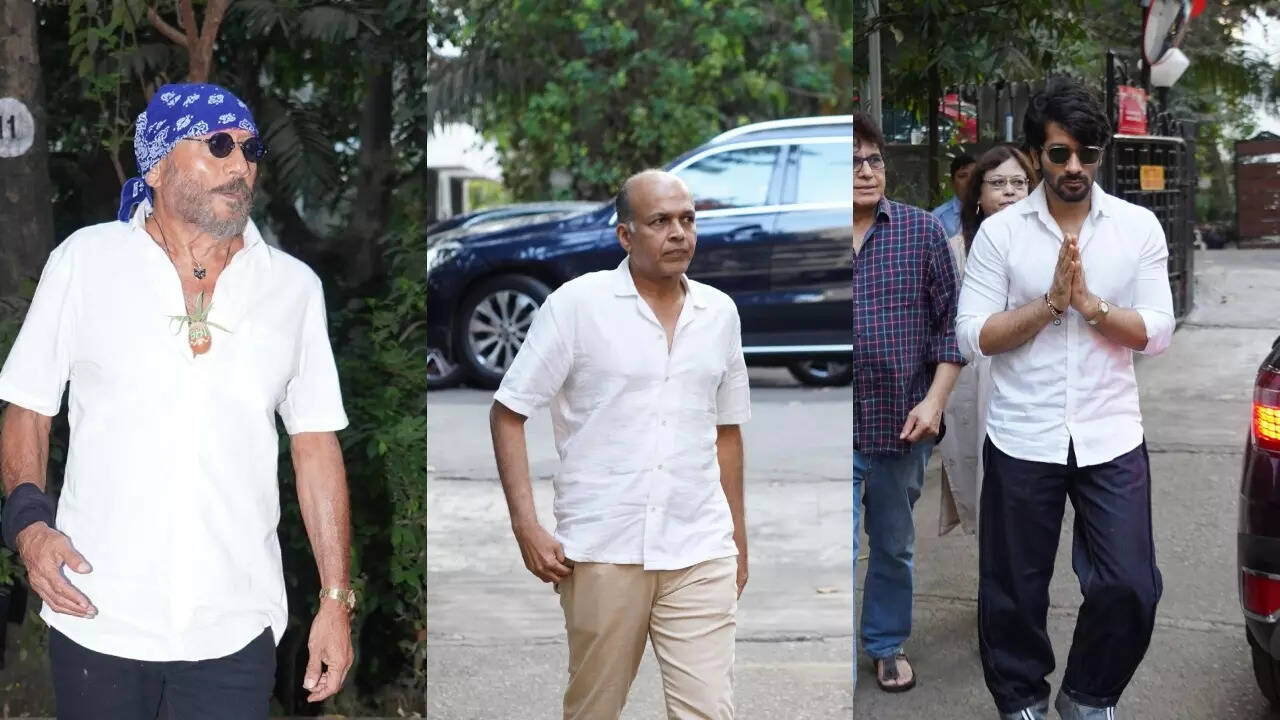 Salim’s prayer meet: Jackie, Vardhan and more pay respects