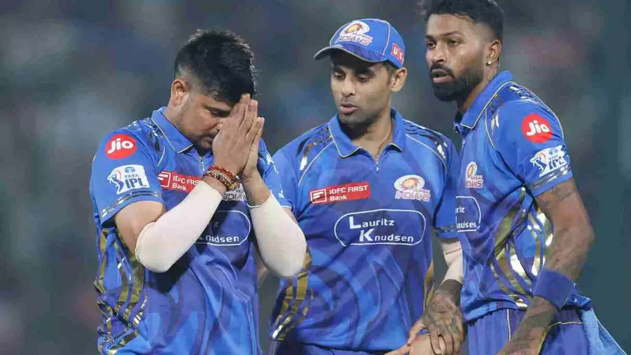 IPL Live: Tilak Varma, Naman Dhir power MI to 205/5 vs DC