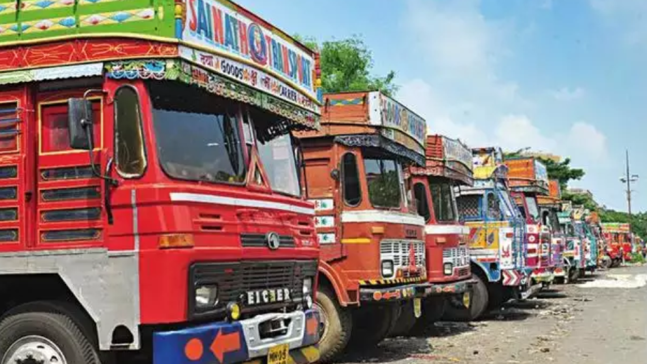 Tamil Nadu trucks should not enter Karnataka in view of strike: Association