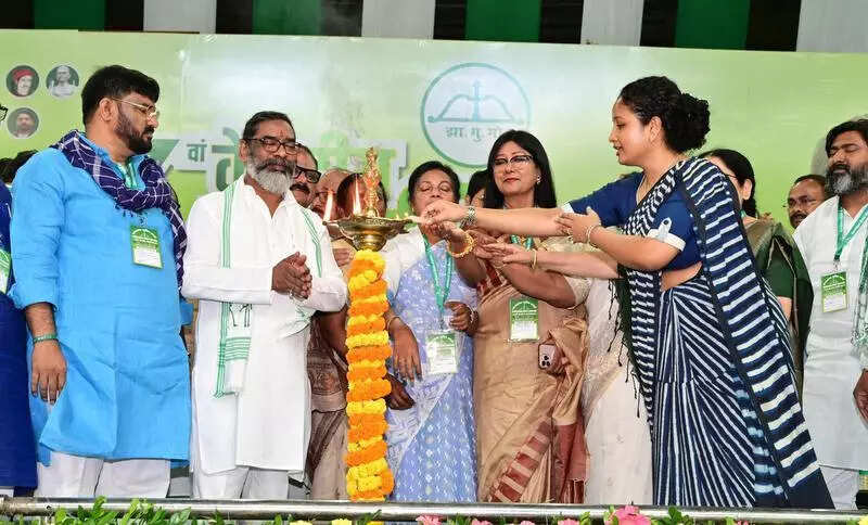 On day one of convention, JMM passes resolution against Waqf Amendment Act