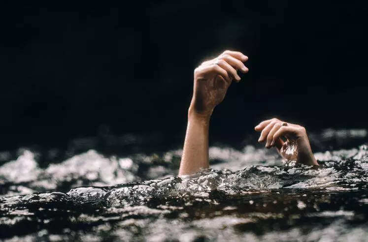 Swim fun in quarry endsin tragedy; 1dies, 2 missing