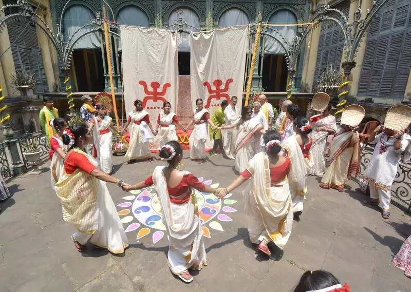 Kol clubs launch their Durga Puja plans on Poila Baisakh