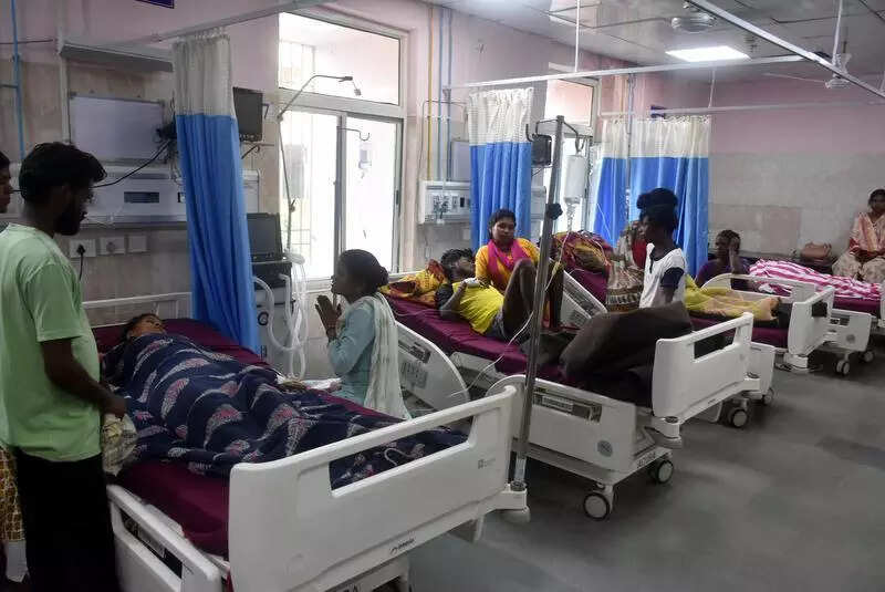 Dedicate 5 hospital beds for heatstroke cases, train personnel & prepare action plan: Health dept to dists