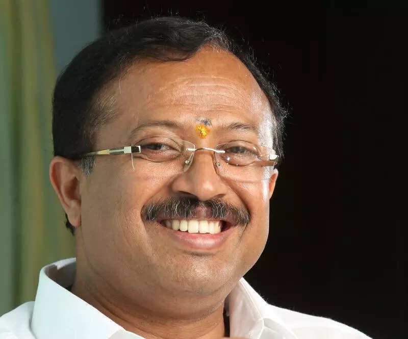 LDF, UDF trying to deceive people: Muraleedharan