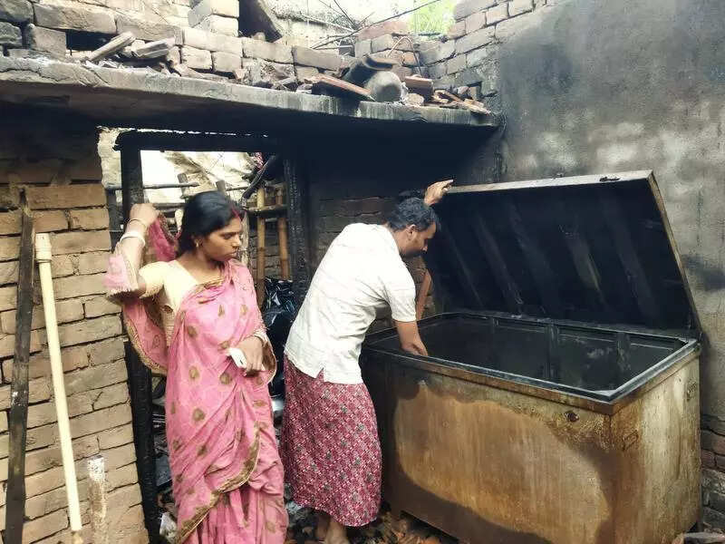 In Shamsherganj, the homeless return to ash, tears and rubble