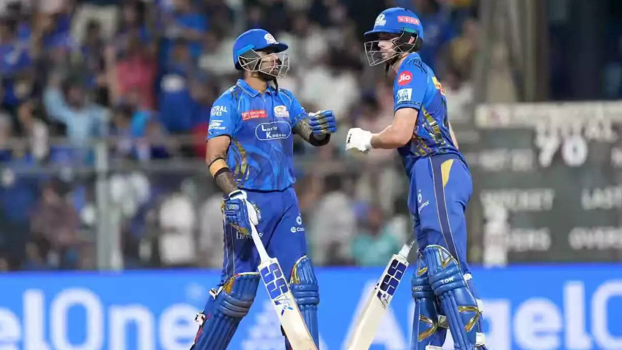IPL: Mumbai Indians beat Sunrisers Hyderabad by four wickets
