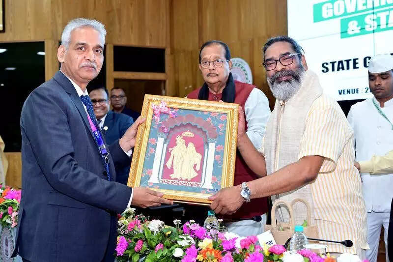 Govt staff to get extra benefits with SBI salary account