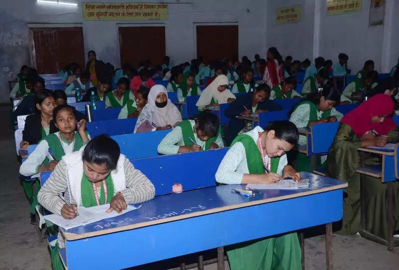 Monthly exams to replace weekly tests in govt schools