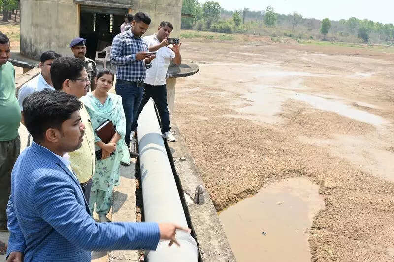 Supply water to Chatra from Bhedi Farm: DC