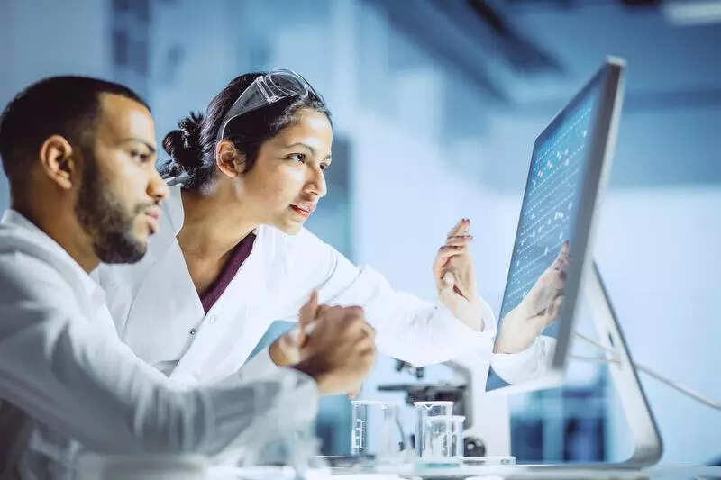 FOR CAREER IN DATA SCIENCE, KEEP PACE WITH NEW TECH