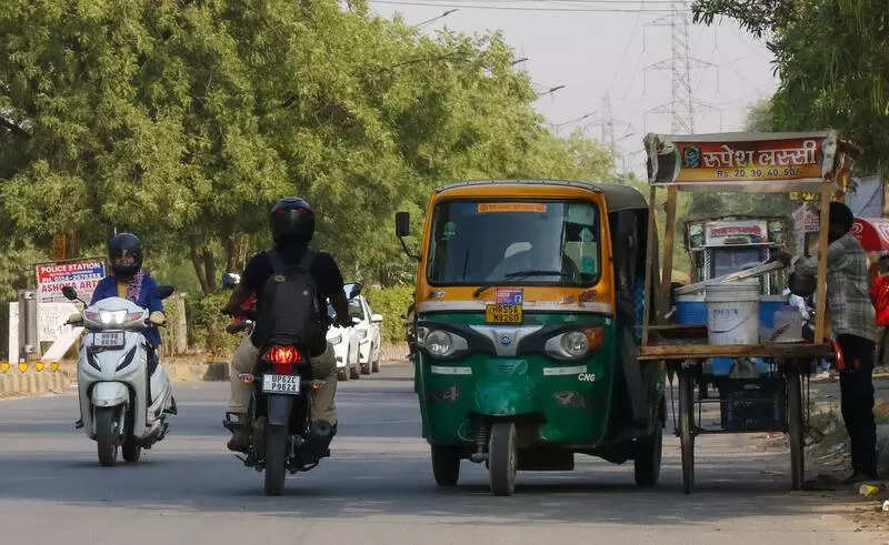 61k cases in 1st quarter, wrong-side ride costs Gurgaon commuters Rs5.8 lakh daily in fines