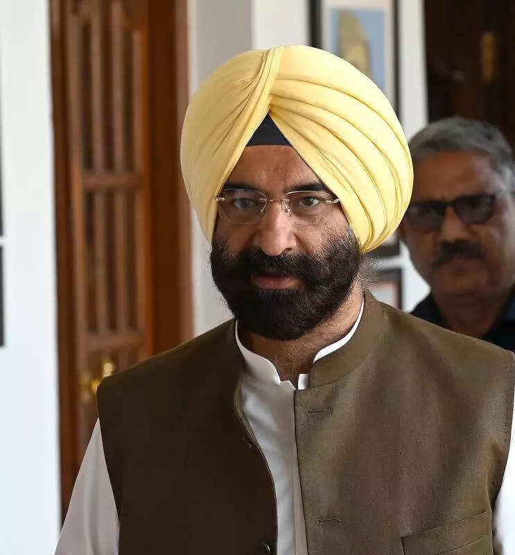 Delhi environment minister orders crackdown on illegal meat shops in residential areas