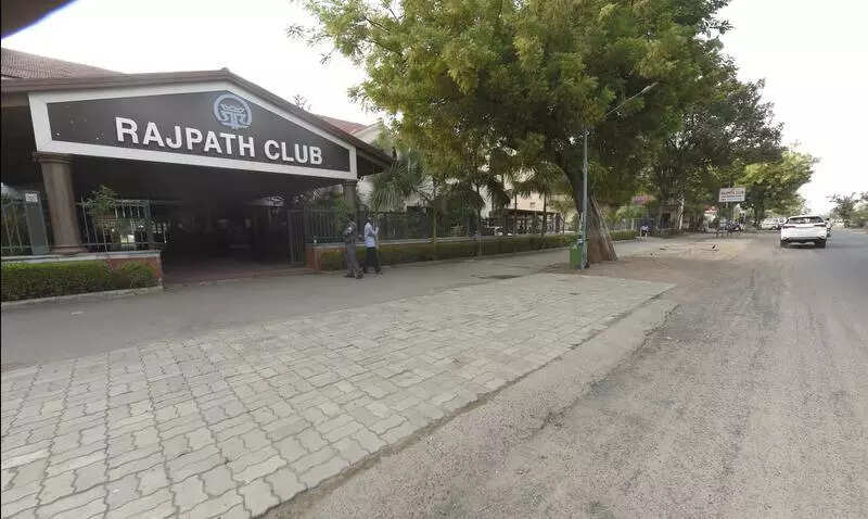 A’bad clubs told to reimburse service tax refund to members