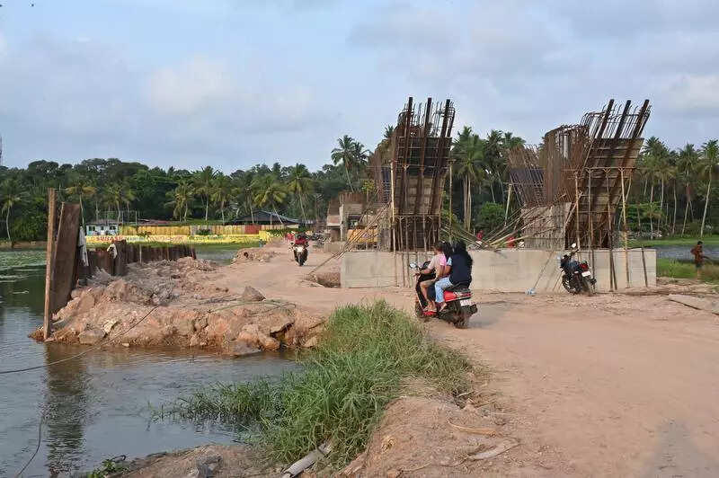 Residents demand action as Vellayani link cut off