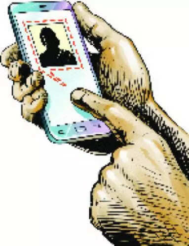 Bizman falls prey to fake trading app, loses 4cr