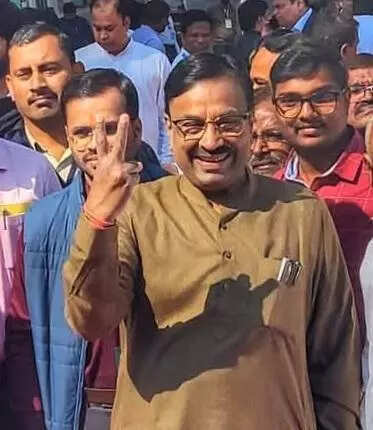 Mungantiwar to head panel for revival of state lottery system